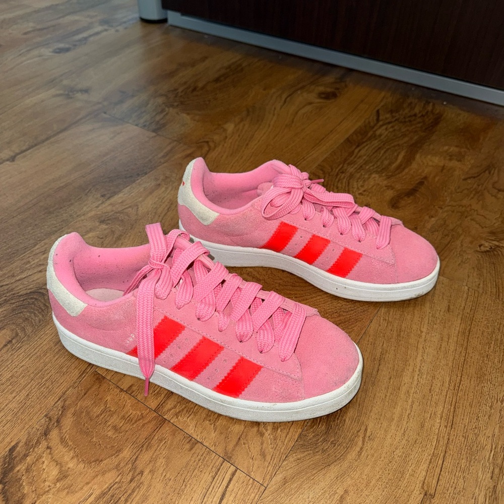 EUC Adidas Campus 00s